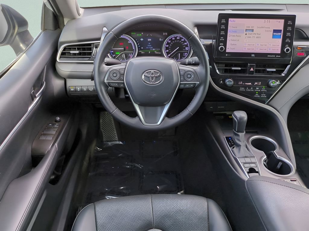 Used 2022 Toyota Camry XLE w/ Navigation Upgrade Package image 15