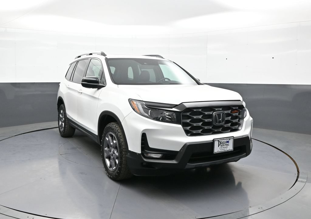 Certified 2024 Honda Passport TrailSport image 3