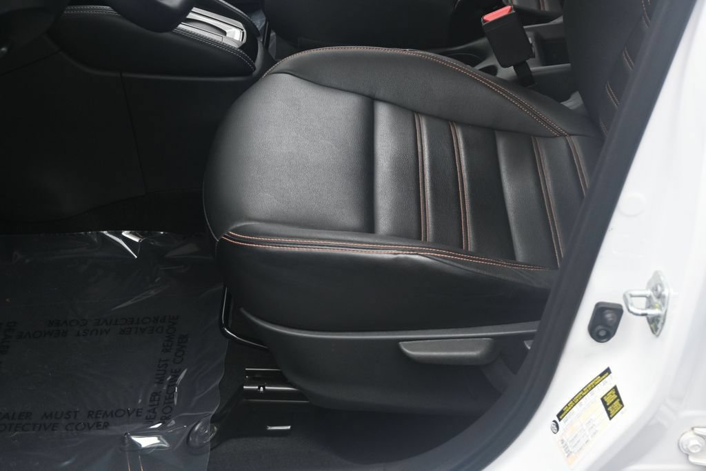 Used 2018 Nissan Kicks SR w/ Premium Package FWD image 13