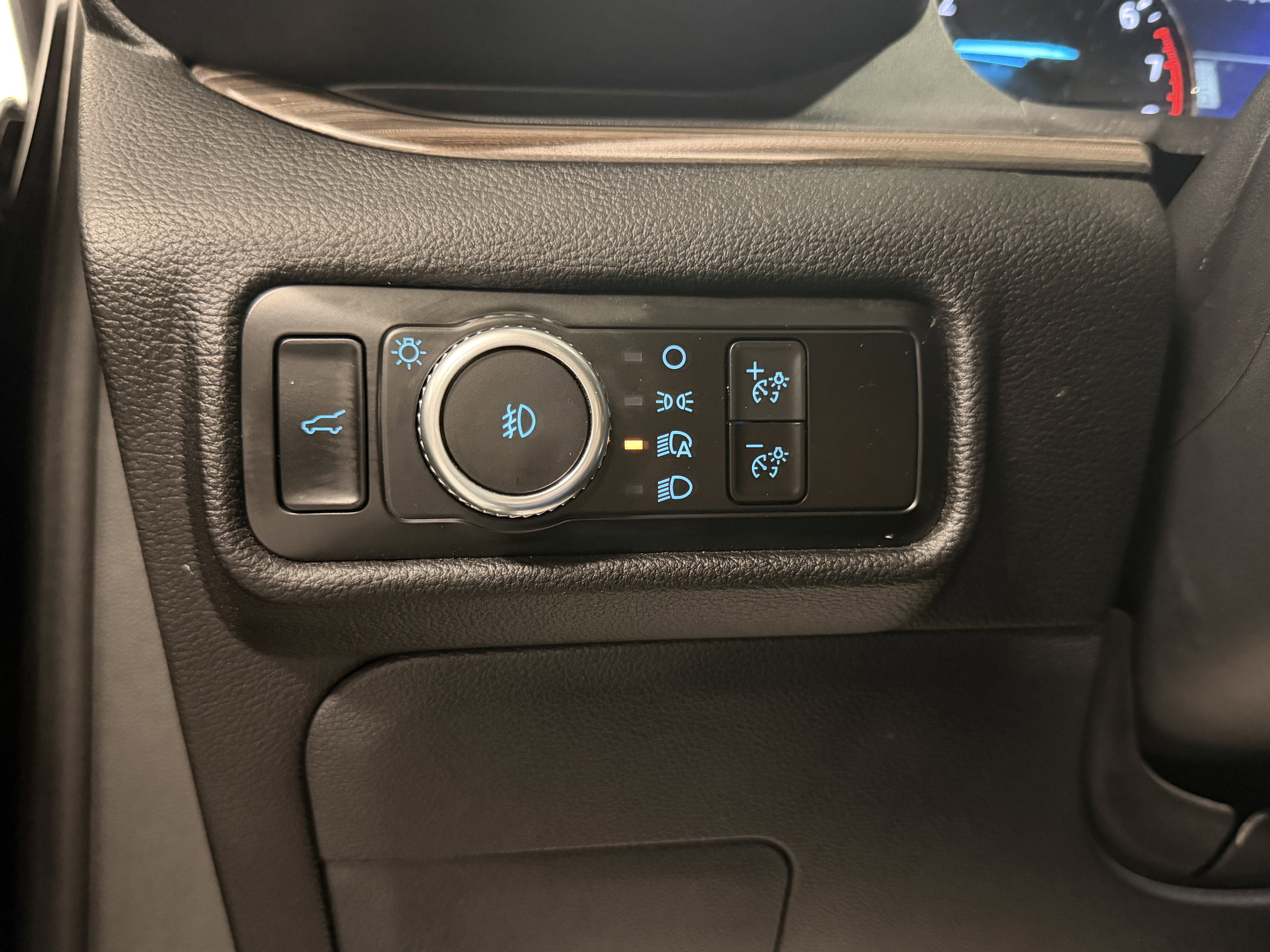 Used 2022 Ford Explorer Limited w/ Limited Technology Package image 21