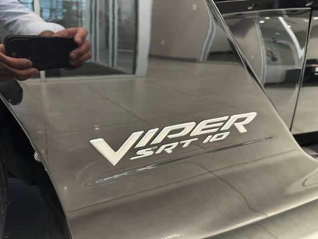 Used 2006 Dodge Viper SRT-10 RWD image 7