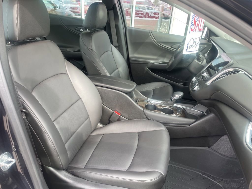 Used 2023 Chevrolet Malibu LT w/ LPO, Floor Liner Package FWD image 14