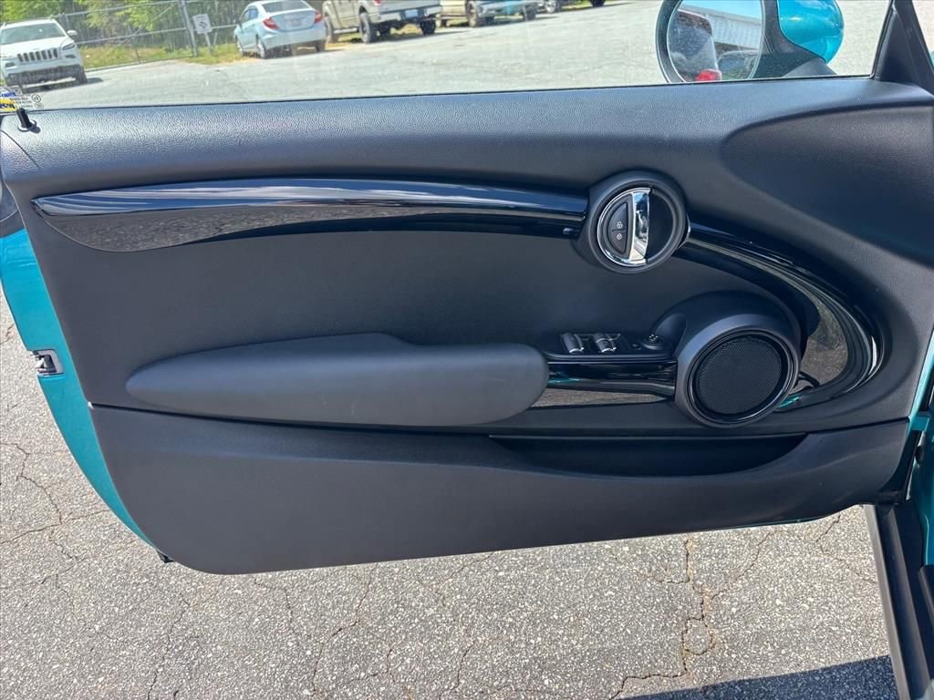 Used 2017 MINI Cooper S image 9