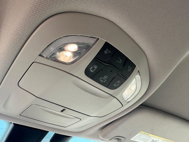 Used 2018 Chrysler Pacifica Touring-L Plus FWD image 18