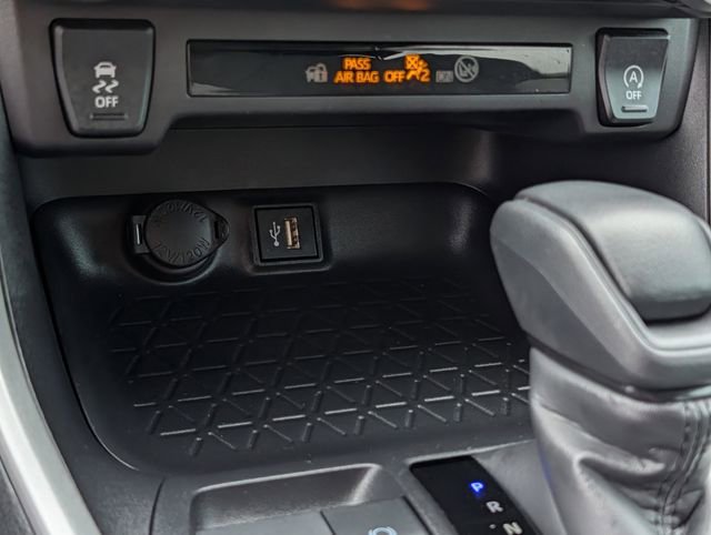 Certified 2025 Toyota RAV4 XLE w/ Convenience Package image 17