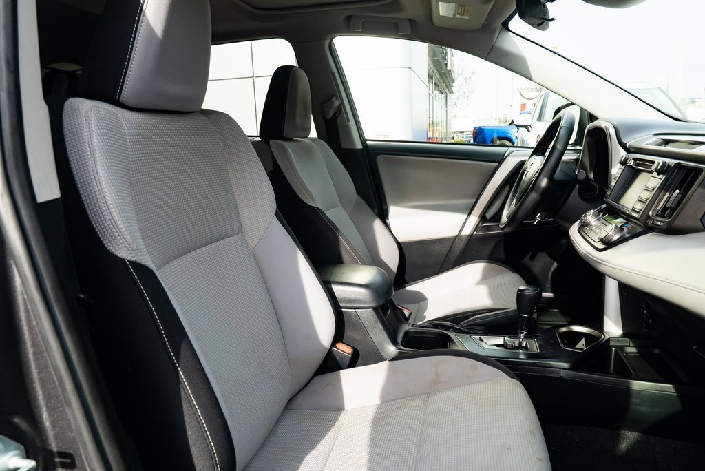 Used 2018 Toyota RAV4 XLE image 24