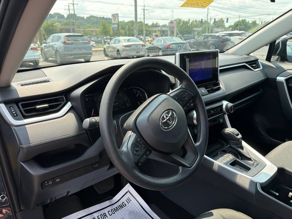 Used 2025 Toyota RAV4 XLE w/ Convenience Package FWD image 17