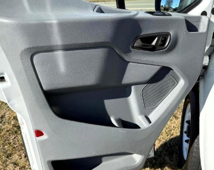 Used 2018 Ford Transit 150 148 Medium Roof image 5