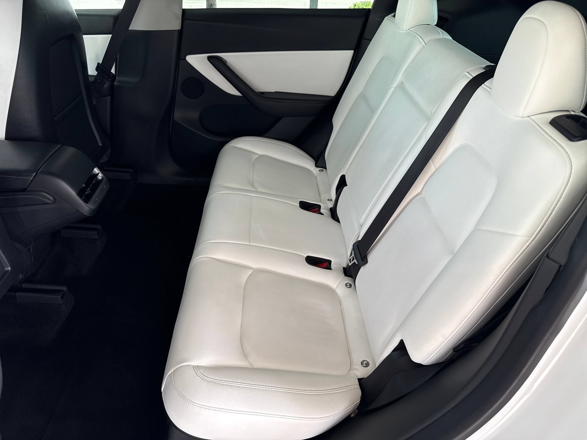 Used 2022 Tesla Model Y Long Range AWD/4WD image 20
