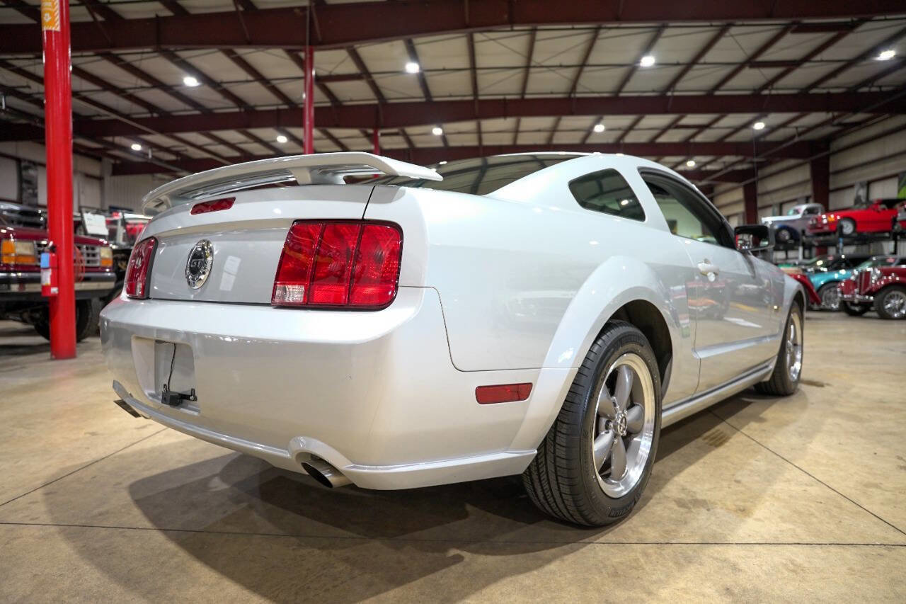 Used 2005 Ford Mustang GT Premium image 8