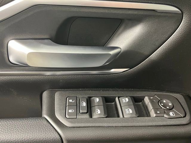 New 2026 RAM 1500 4x4 Crew Cab image 23
