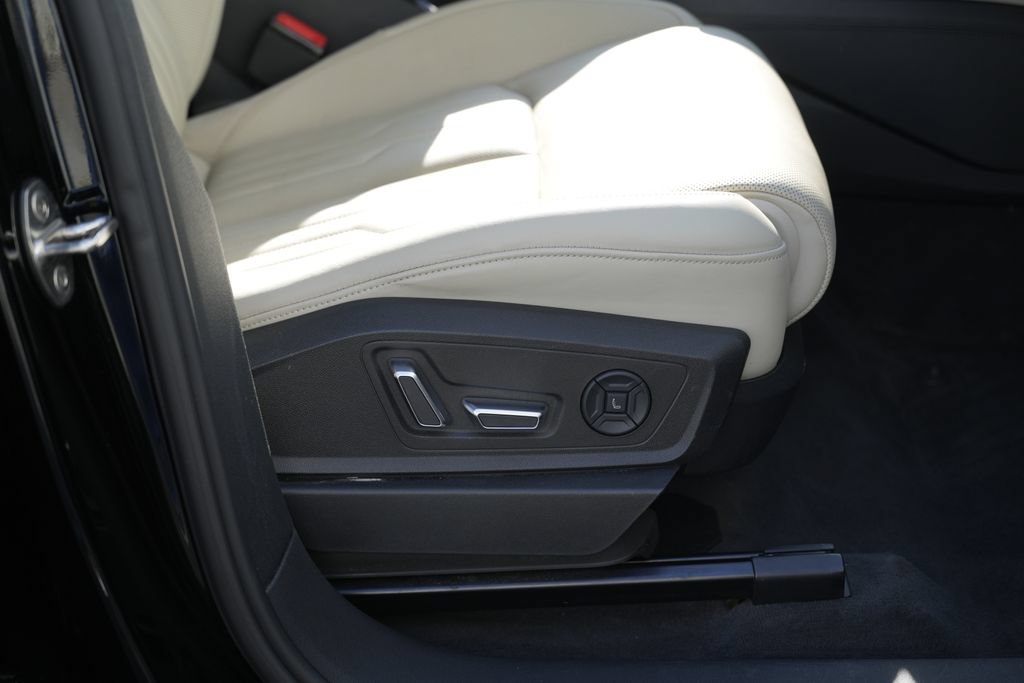 Used 2019 Audi e-tron Prestige AWD/4WD image 38