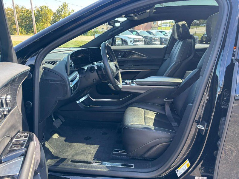 Used 2023 Cadillac Lyriq 2WD image 8