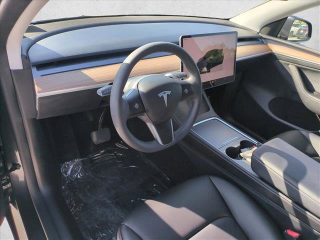 Used 2024 Tesla Model Y Long Range AWD/4WD image 10