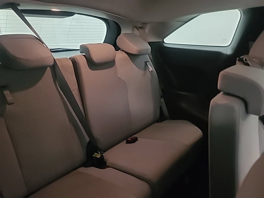 Used 2025 Toyota Sienna LE FWD image 19