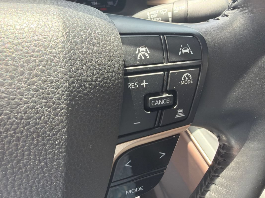 Used 2023 Toyota Crown AWD/4WD image 10