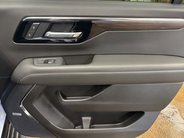 New 2026 Chevrolet Suburban LT w/ Comfort Package AWD/4WD image 25