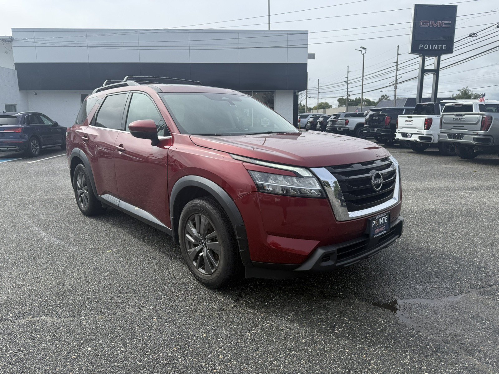 Used 2022 Nissan Pathfinder SV w/ SV Premium Package