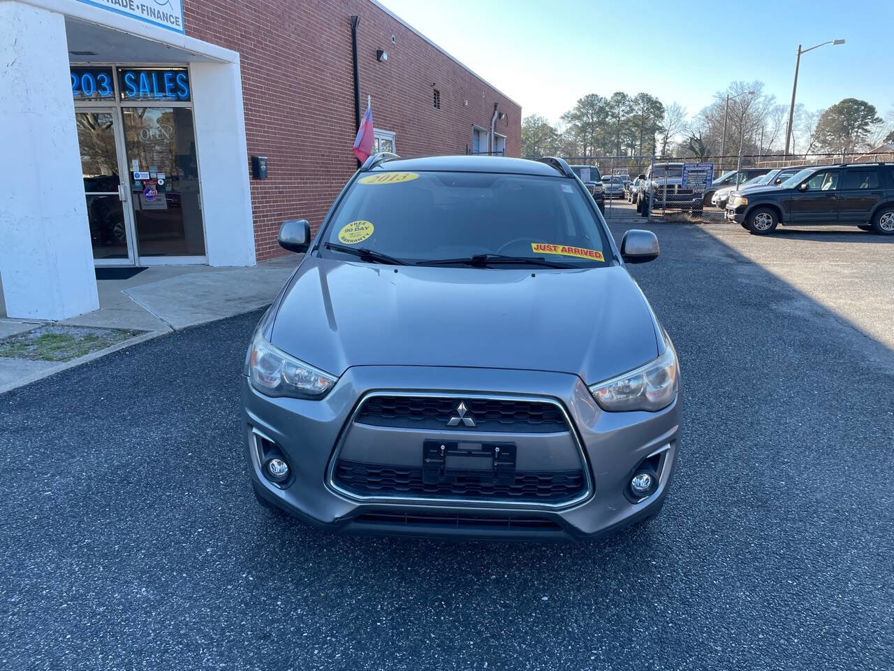 Used 2013 Mitsubishi Outlander Sport SE image 2