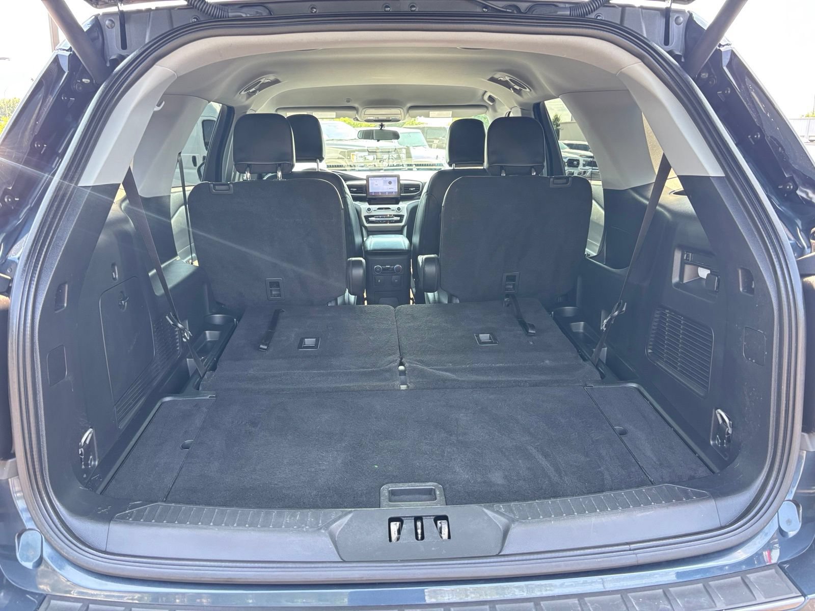 Used 2023 Ford Explorer XLT w/ Equipment Group 202A AWD/4WD image 19