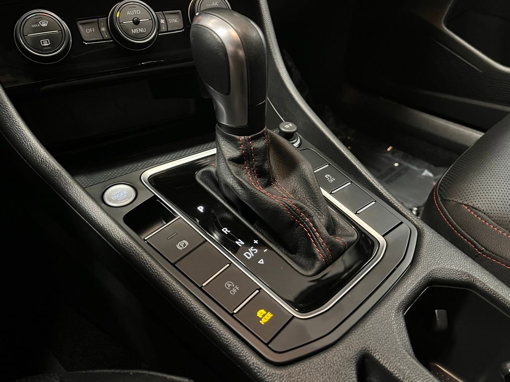 Used 2020 Volkswagen Jetta GLI Autobahn image 14