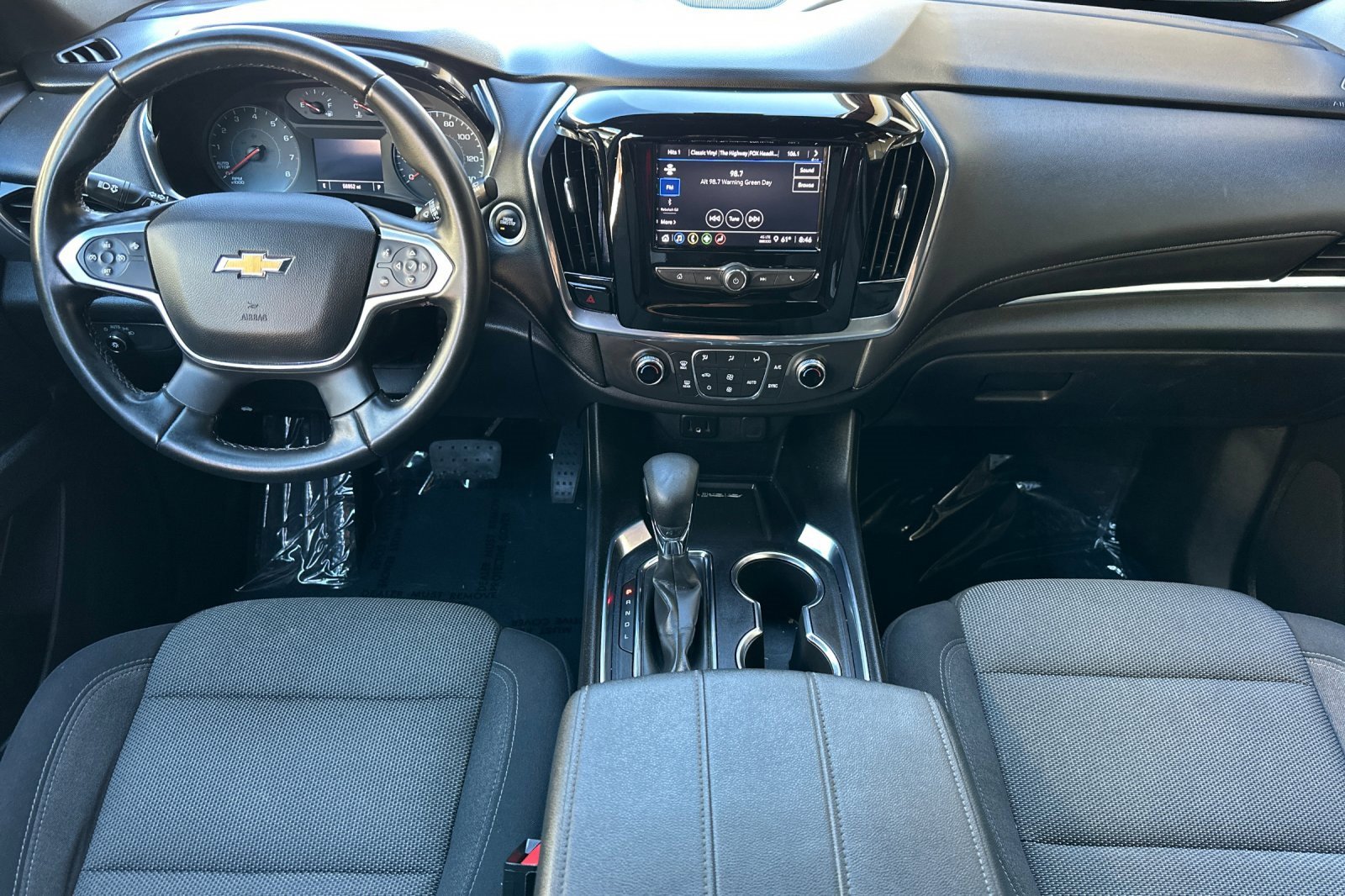 Used 2023 Chevrolet Traverse LT image 16