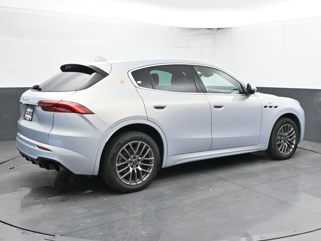 Used 2024 Maserati Grecale GT image 11