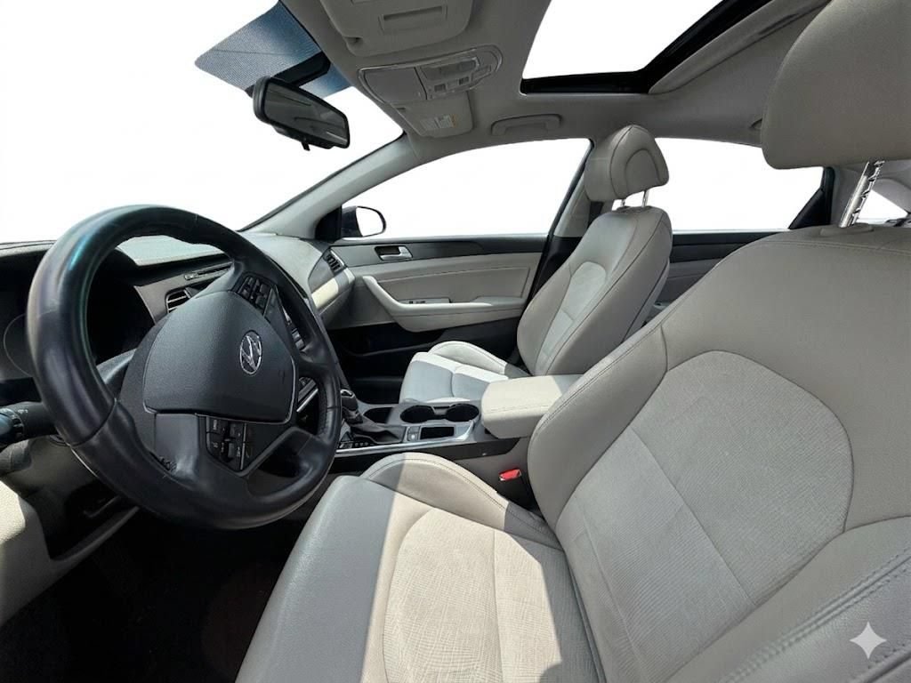 Used 2016 Hyundai Sonata Sport w/ Option Group 1V FWD image 12