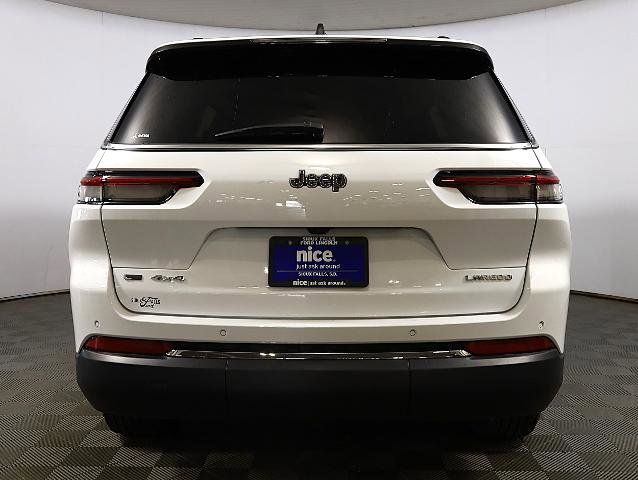 Used 2023 Jeep Grand Cherokee L Laredo image 5