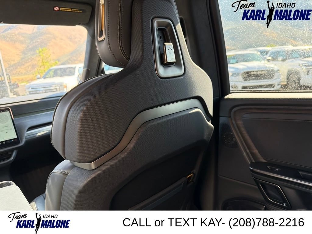 Used 2023 Rivian R1S Adventure AWD/4WD image 24