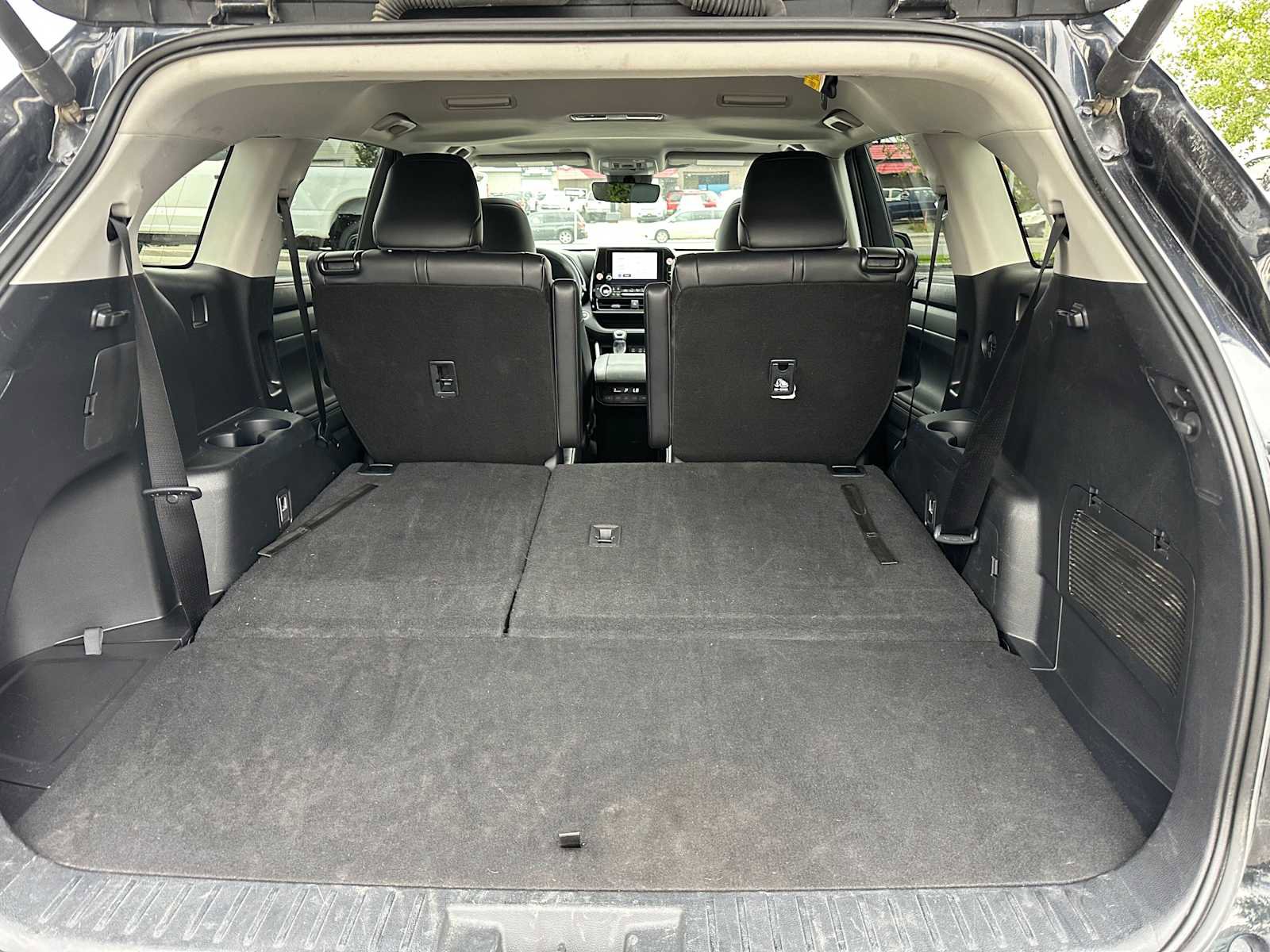 Used 2024 Toyota Highlander XLE image 13