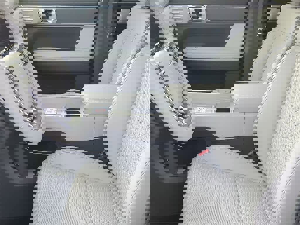 New 2026 Hyundai Santa Fe SEL image 17