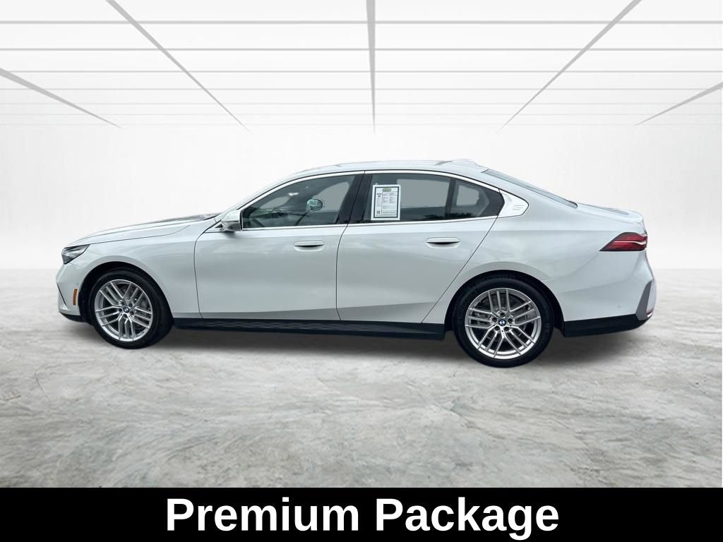 Used 2025 BMW 530i image 8