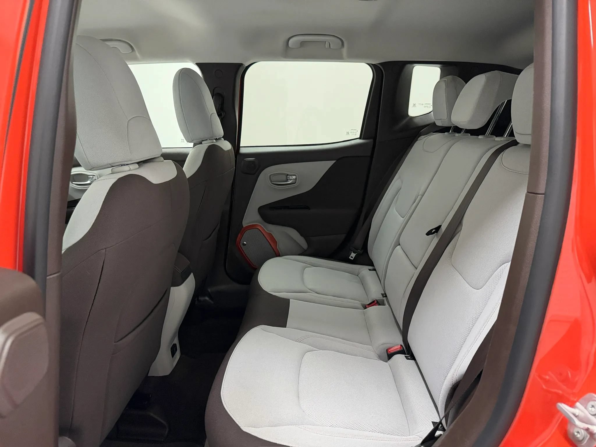 Used 2017 Jeep Renegade Latitude FWD image 65
