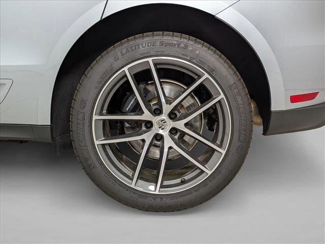 Certified 2025 Porsche Macan AWD/4WD image 28