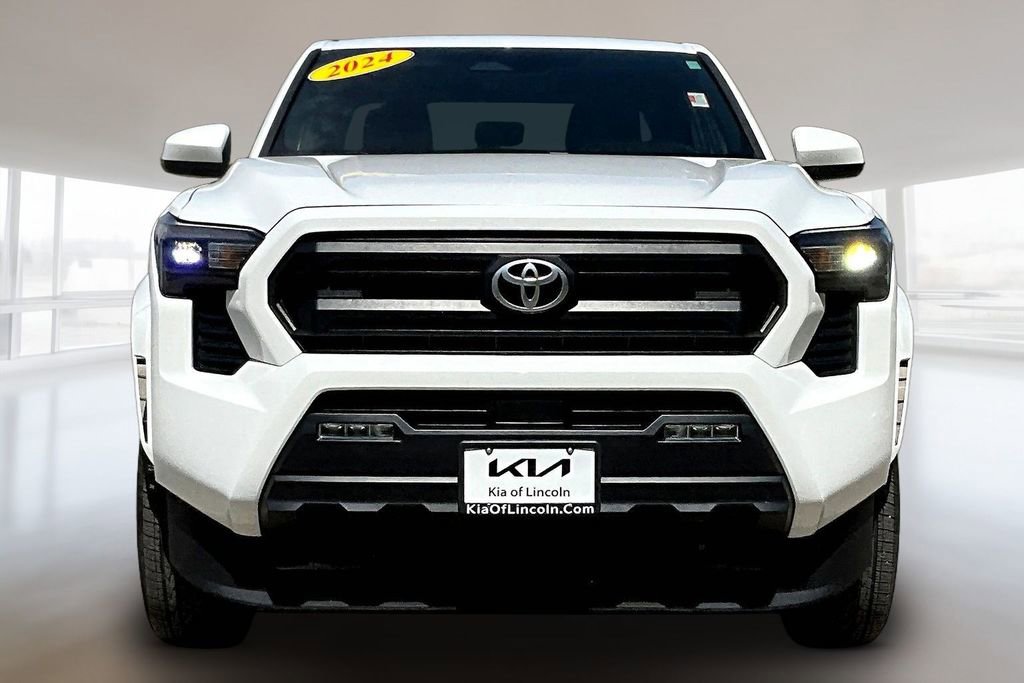 Used 2024 Toyota Tacoma SR5 AWD/4WD image 2