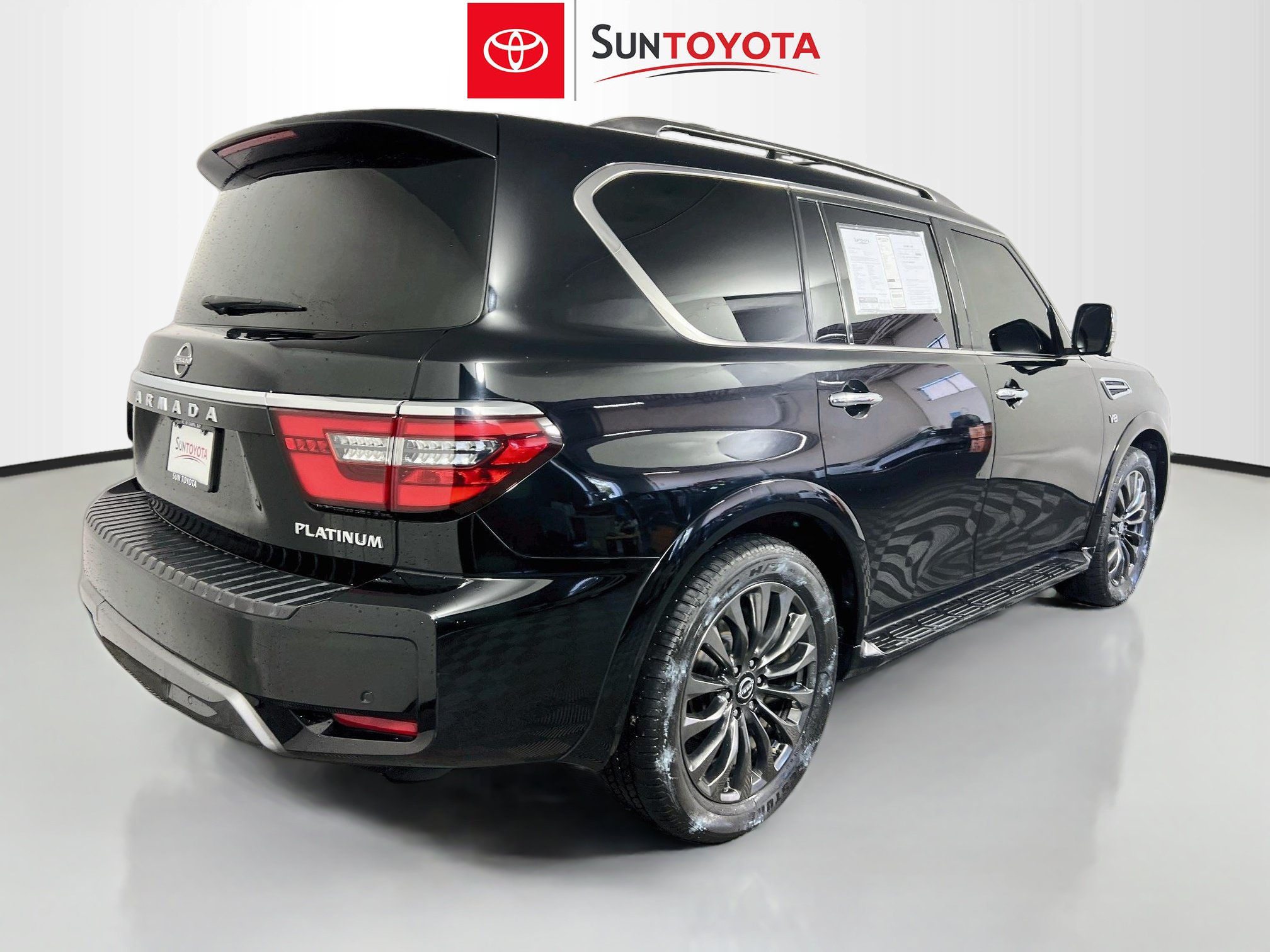 Used 2021 Nissan Armada Platinum w/ Captain's Chairs Package RWD image 4