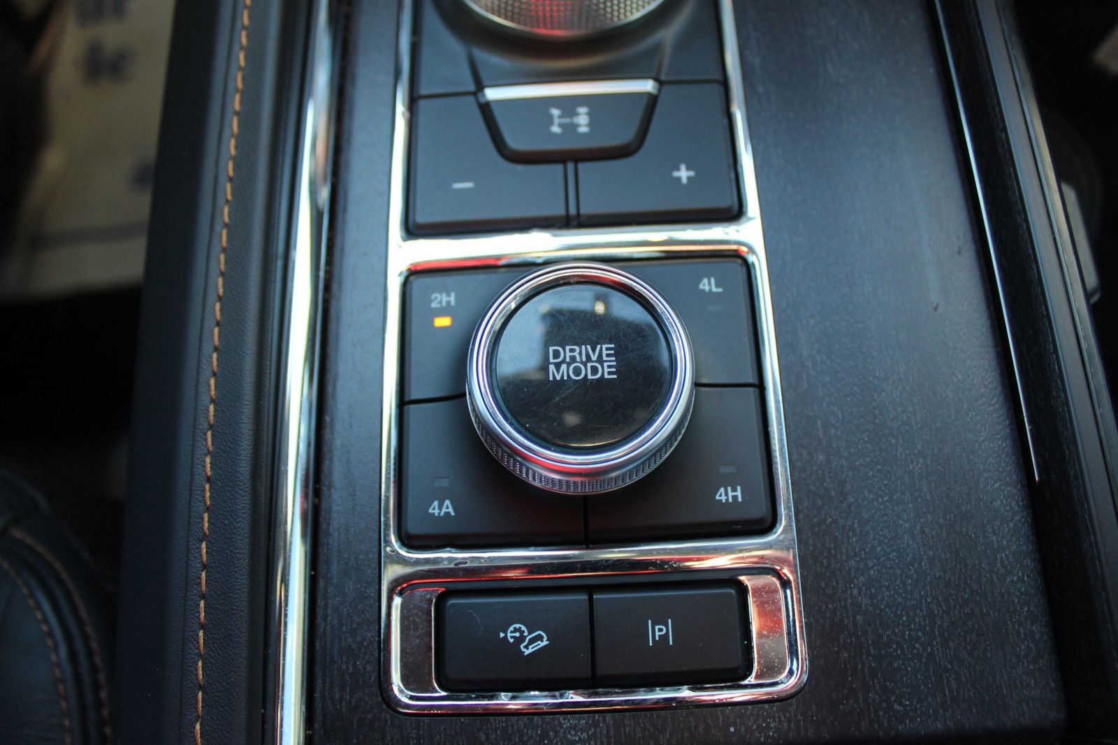 Used 2023 Ford Expedition Platinum image 32