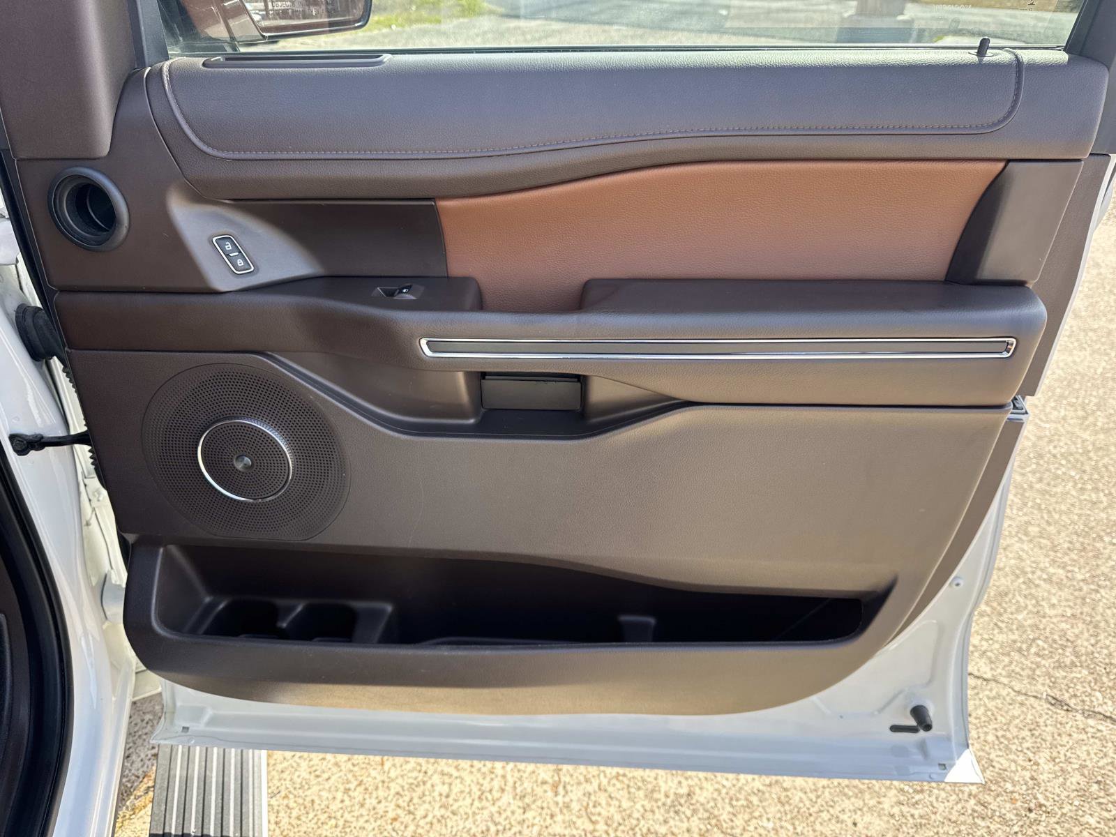 Used 2024 Ford Expedition King Ranch AWD/4WD image 11