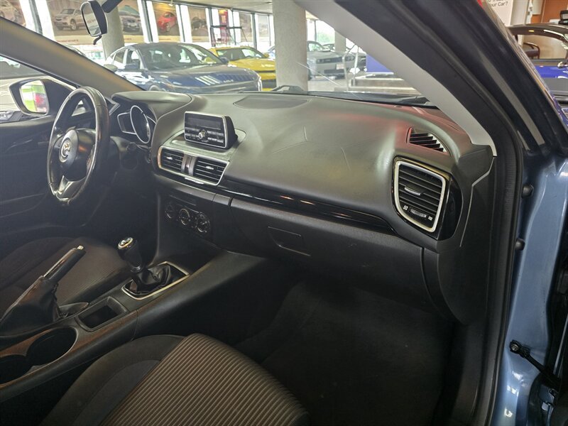 Used 2014 MAZDA MAZDA3 i Touring FWD image 13