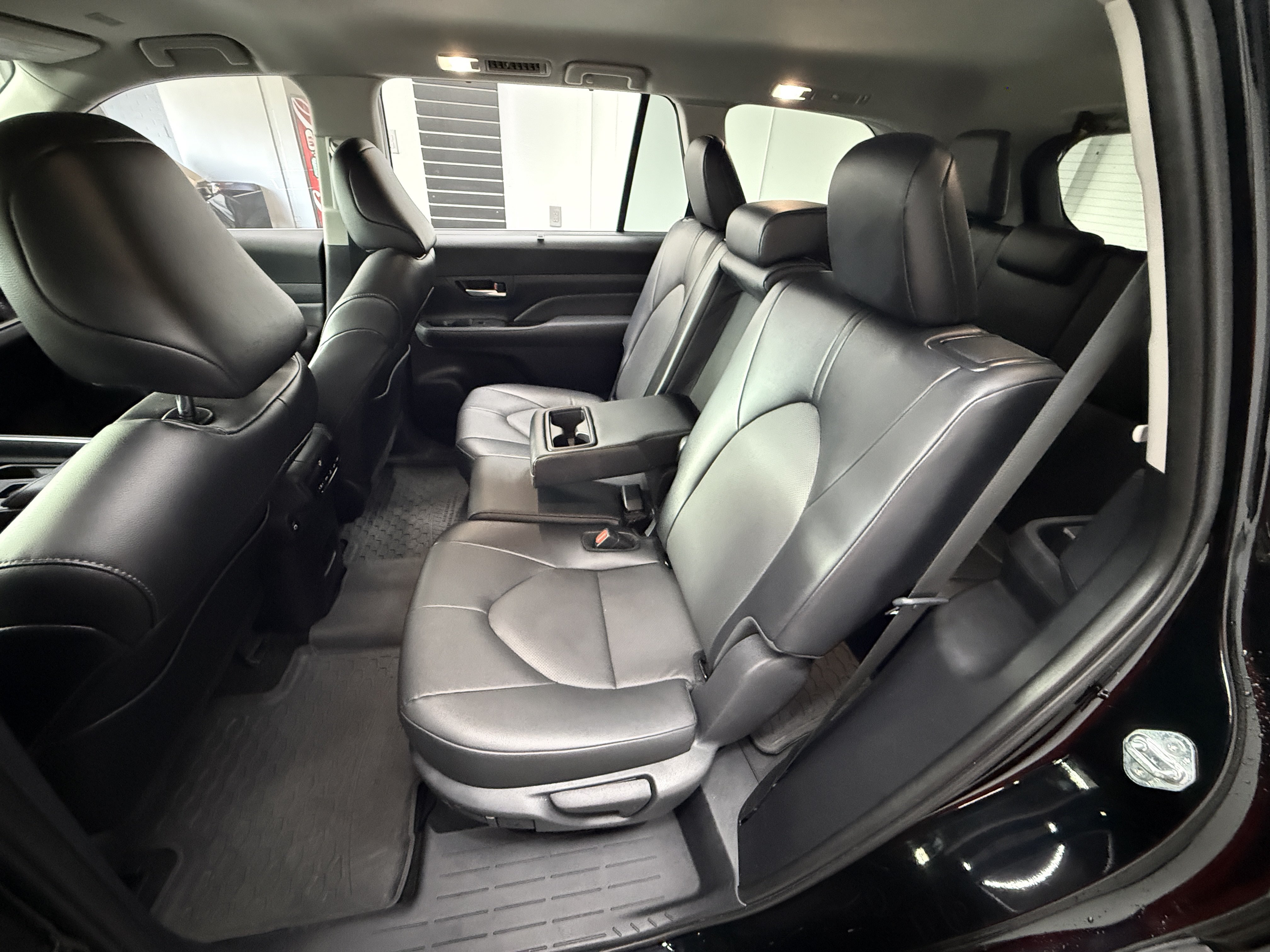 Used 2024 Toyota Grand Highlander AWD image 23