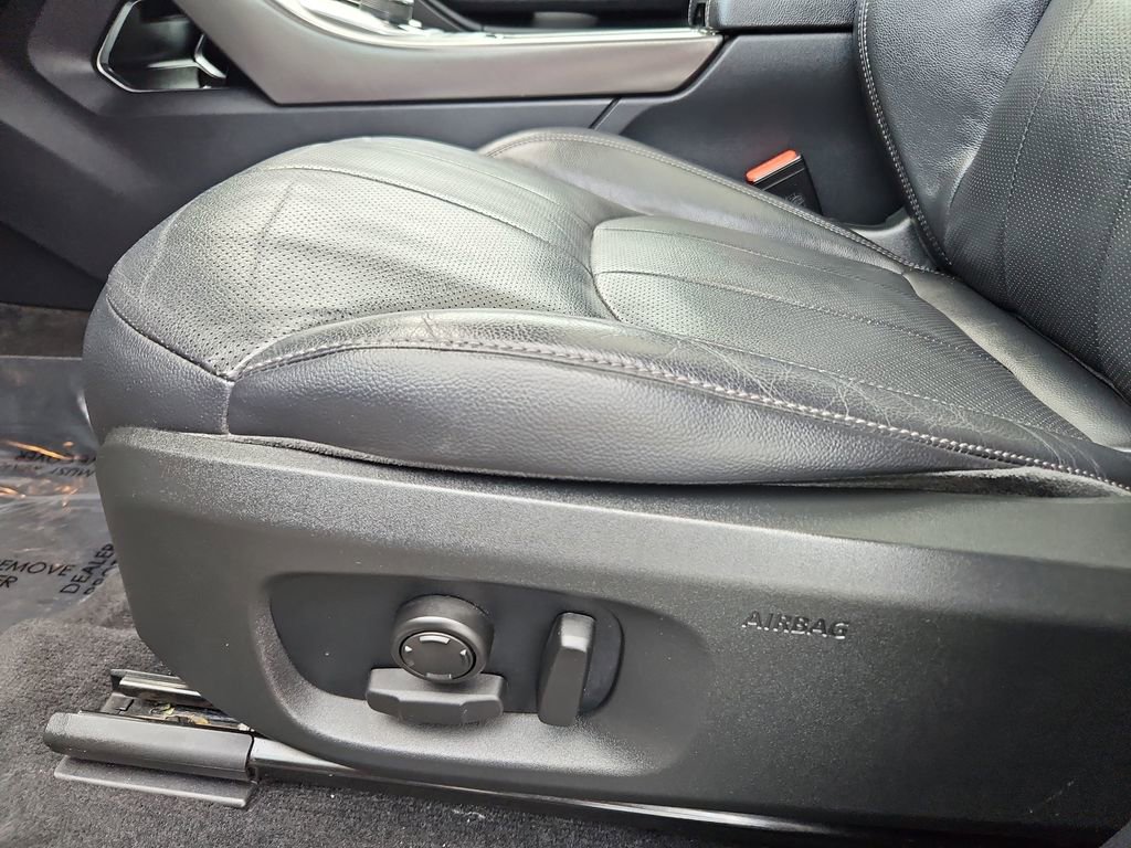 Used 2019 Land Rover Range Rover Evoque image 25