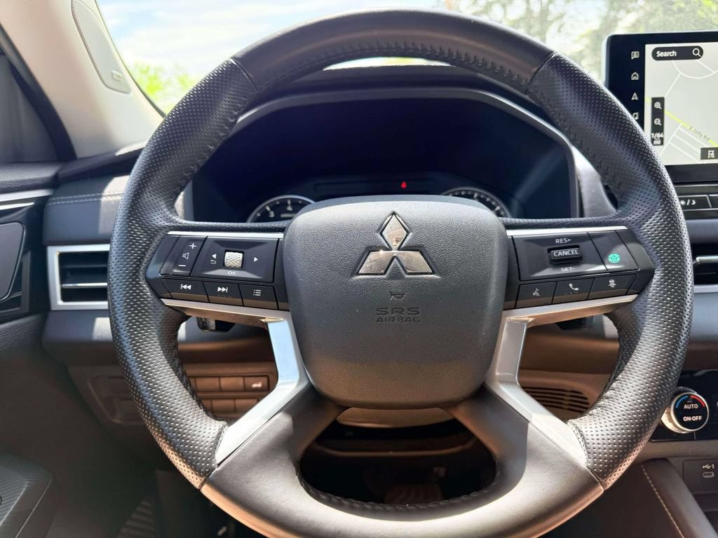 Used 2025 Mitsubishi Outlander SE FWD image 22