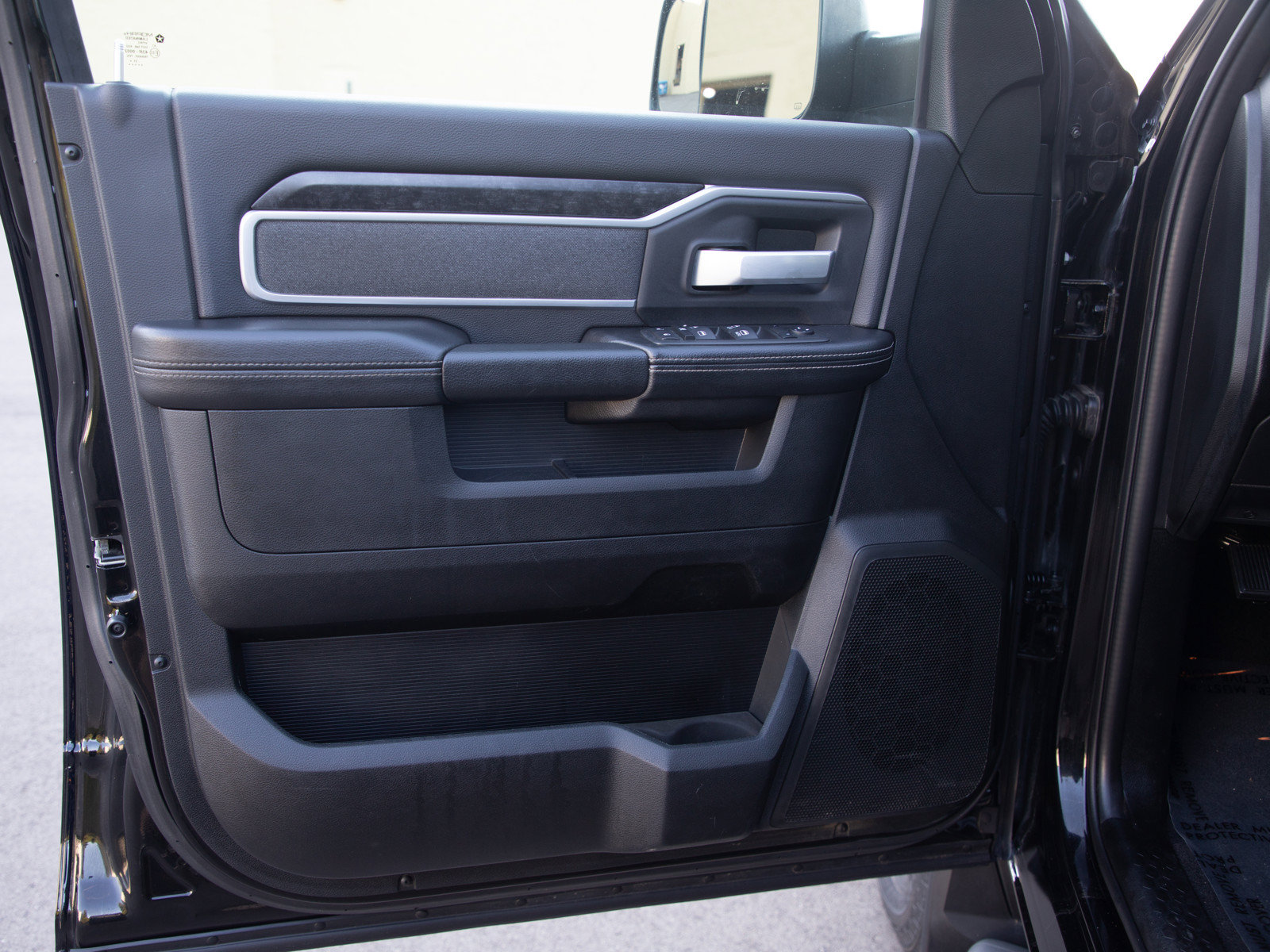 Used 2022 RAM 3500 Big Horn w/ Night Edition AWD/4WD image 23