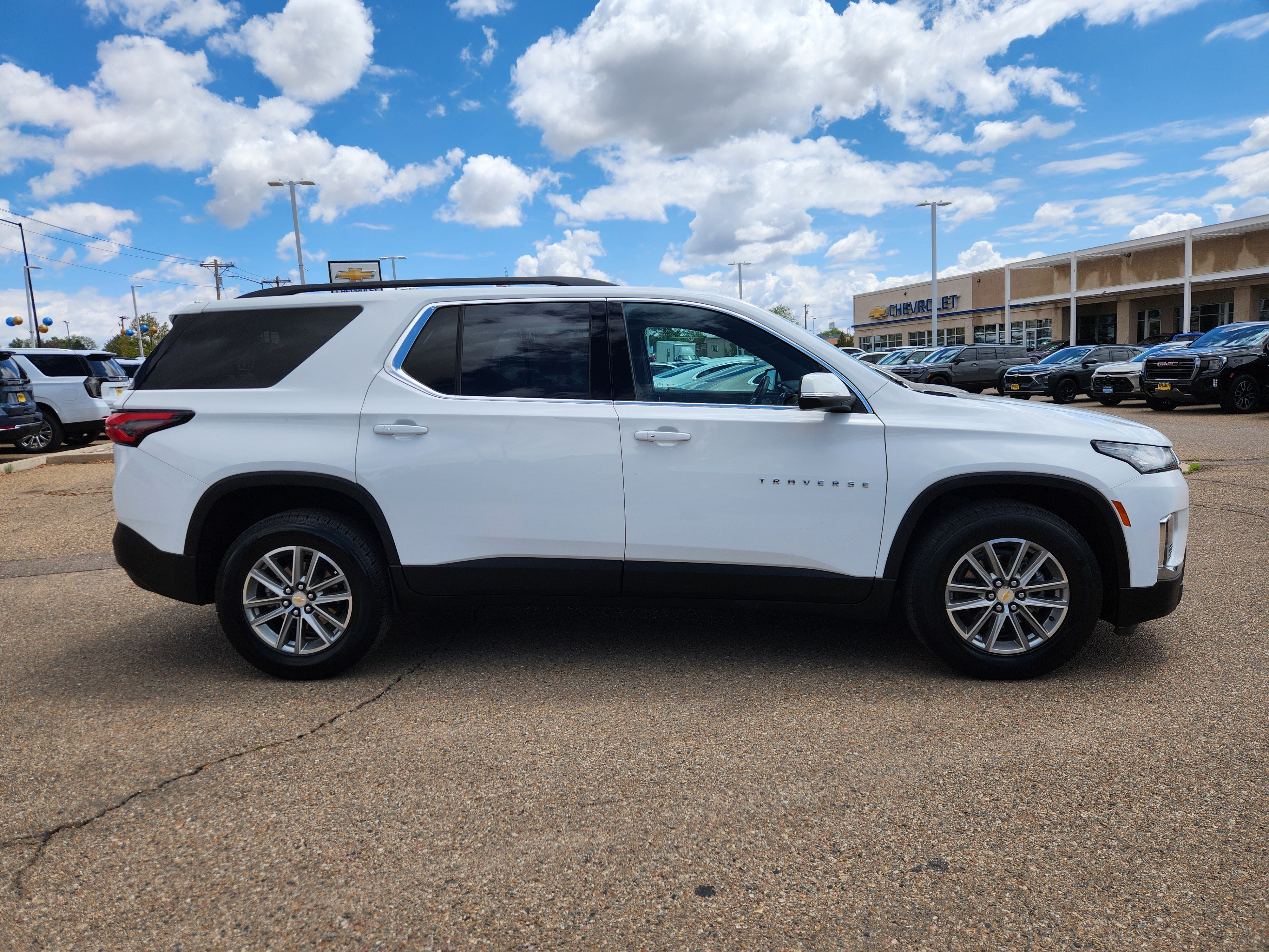 Used 2023 Chevrolet Traverse LT AWD/4WD image 6