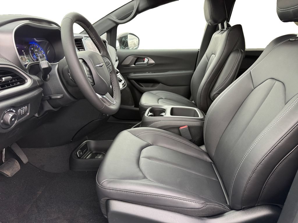 New 2026 Chrysler Pacifica Select FWD image 9