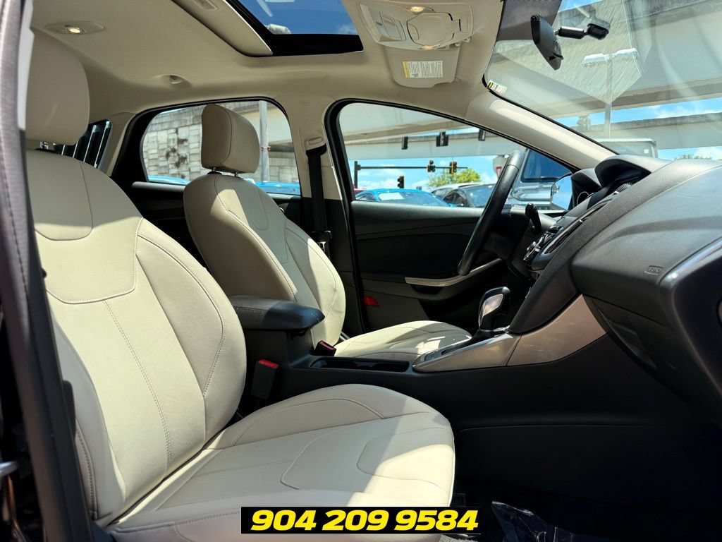 Used 2017 Ford Focus Titanium FWD image 33