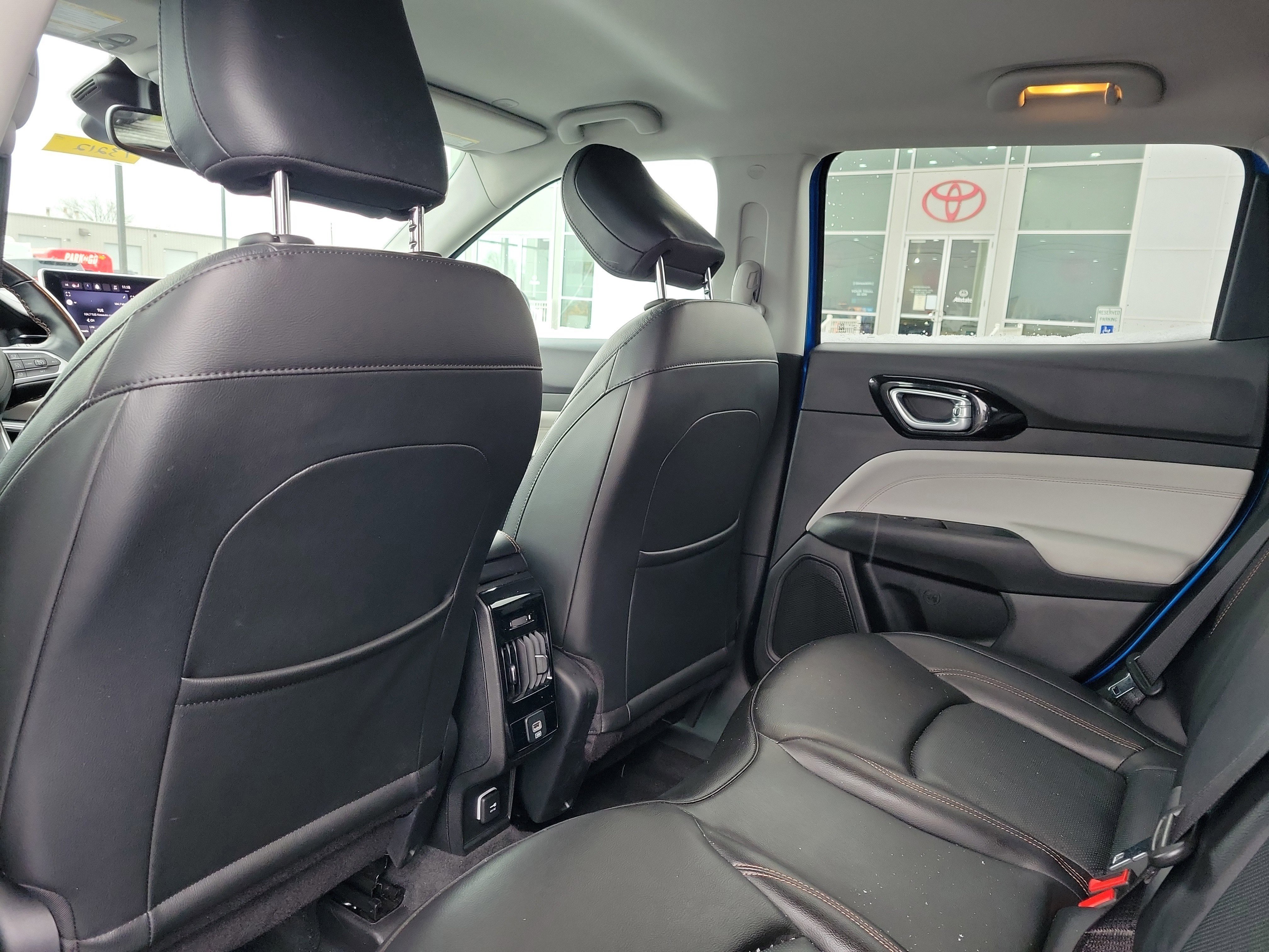 Used 2022 Jeep Compass Limited image 14