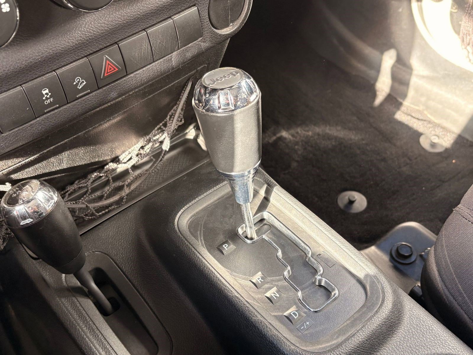 Used 2017 Jeep Wrangler Unlimited Sport w/ Connectivity Group image 16