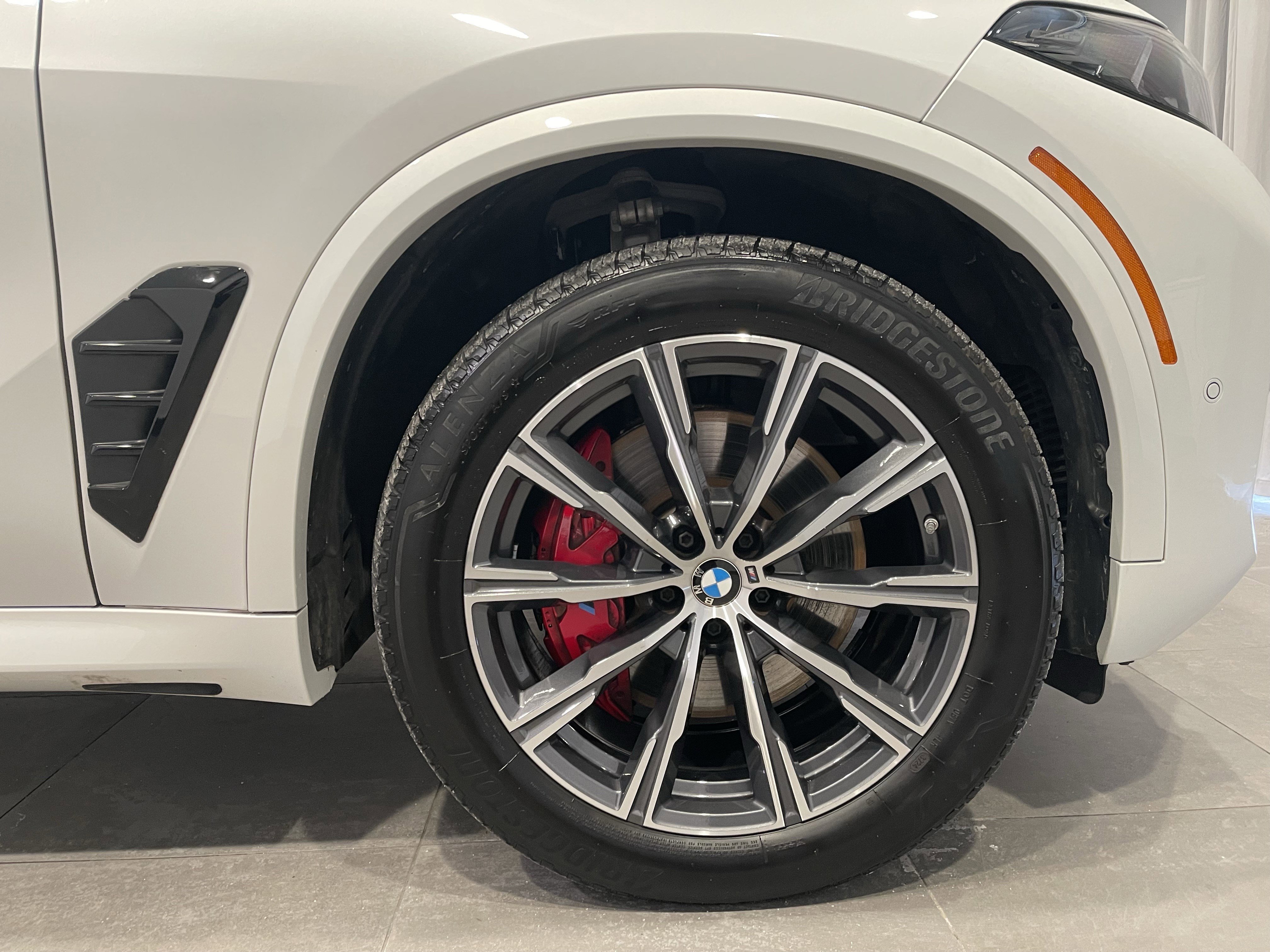 Certified 2025 BMW X5 xDrive40i w/ M Sport Package image 11